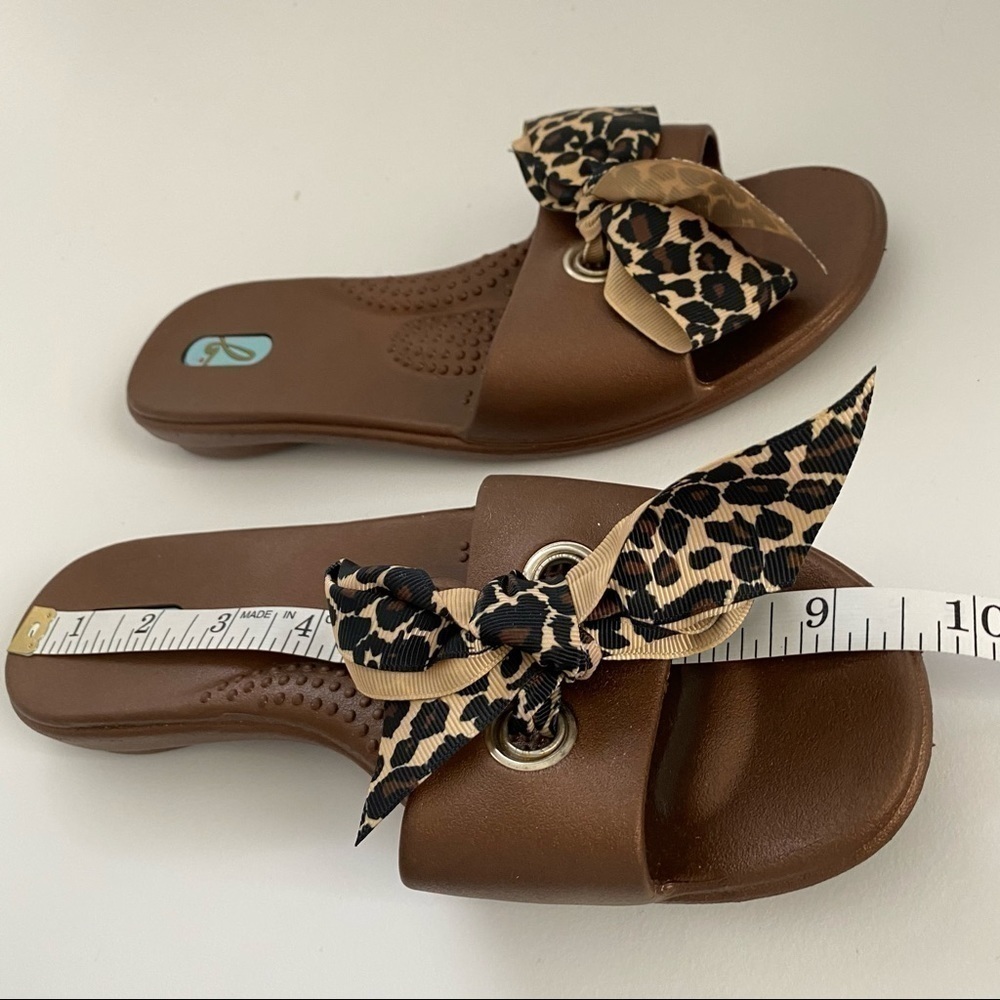 OKAB  SANDALS SIZE M 7-8 BRONZE ANIMAL PRINT BOW - Picture 5 of 8